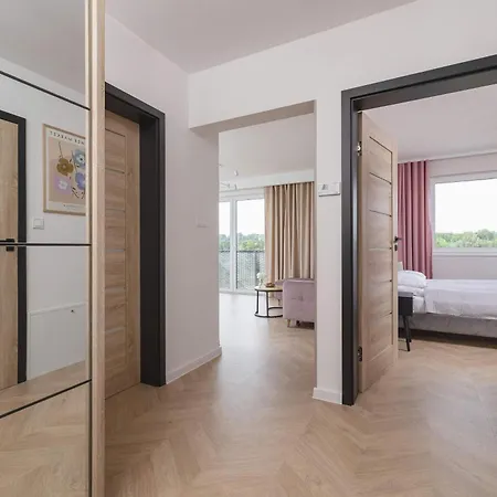 Pastel With Balcony And Parking By Renters Appartamento