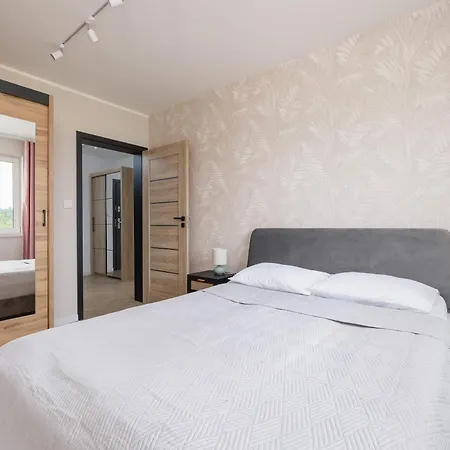 Pastel With Balcony And Parking By Renters דירה