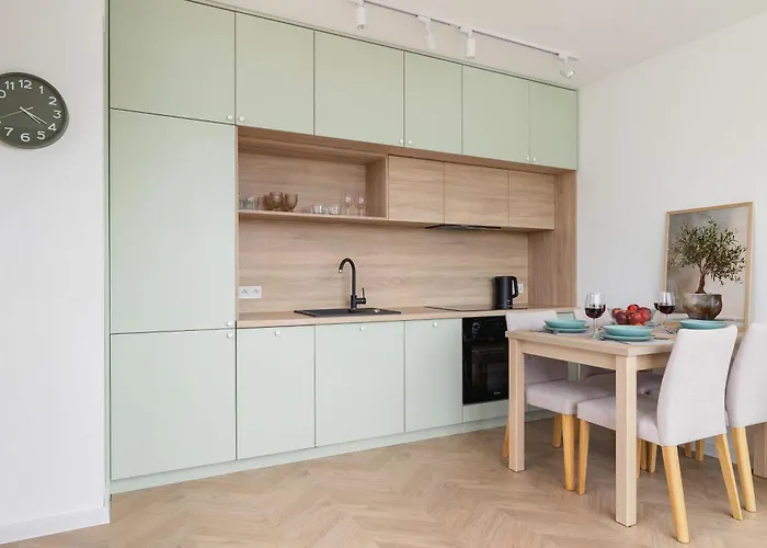 Pastel With Balcony And Parking By Renters *