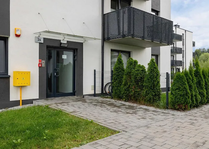 Pastel With Balcony And Parking By Renters