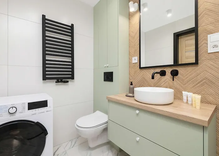 Pastel With Balcony And Parking By Renters דירה Żywiec