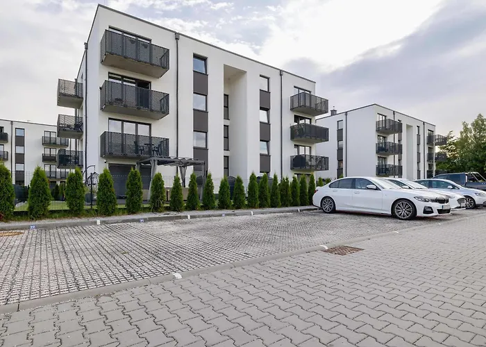 Pastel With Balcony And Parking By Renters דירה *