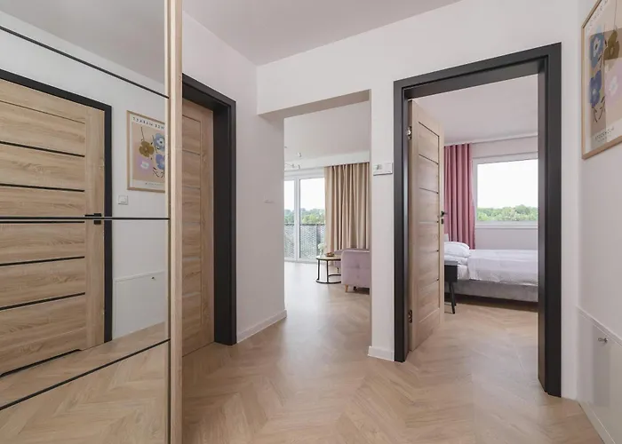 Pastel With Balcony And Parking By Renters דירה