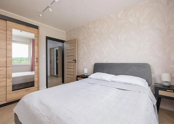 Pastel With Balcony And Parking By Renters דירה