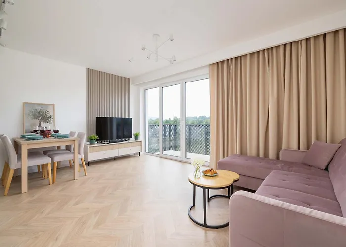 Pastel With Balcony And Parking By Renters *