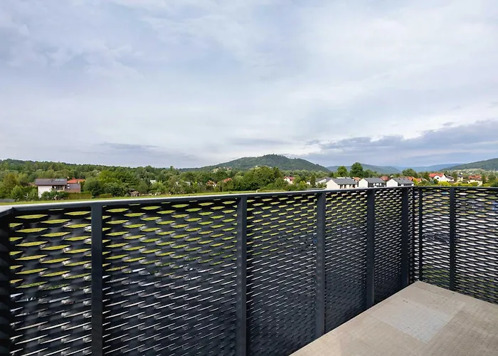 Pastel With Balcony And Parking By Renters